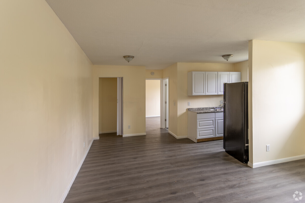 Foto principal - Kings Pointe & Valley Woods Apartments