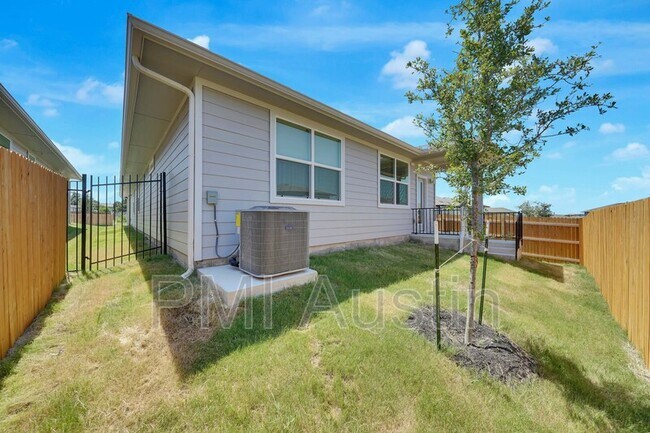 Building Photo - 10917 Tildon Ave