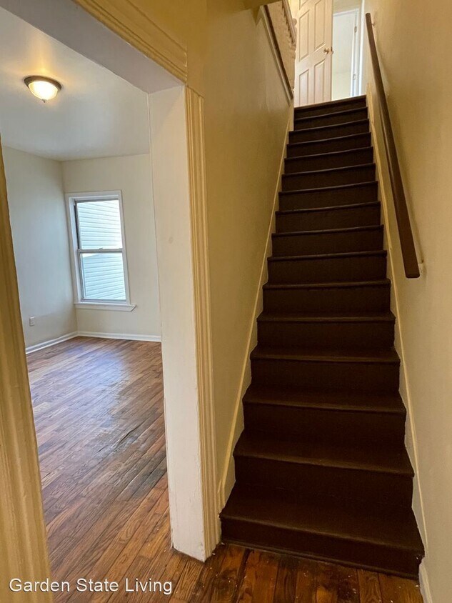 Primary Photo - 6 br, 2 bath House - 213.5 North 6th Street