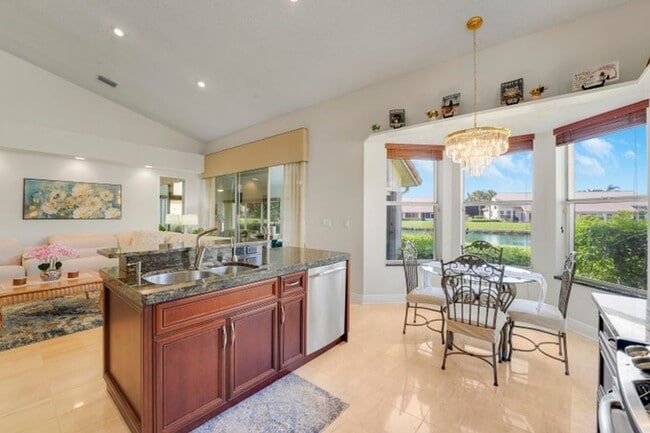 Foto del edificio - 7136 Ashford Ln