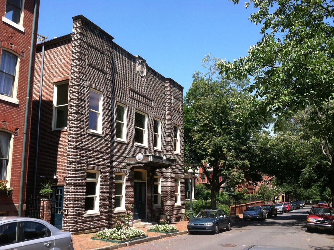 Labor Lyceum Condo - 159 Mercer St