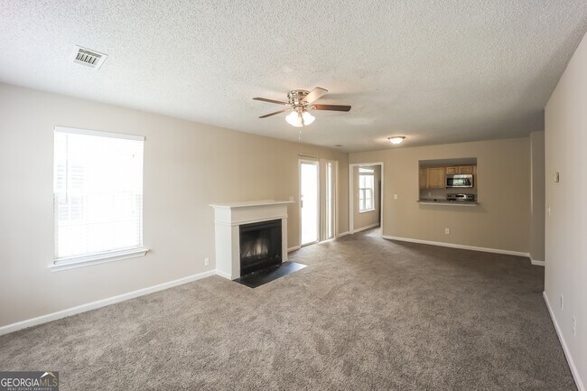 Foto del edificio - 6117 Hickory Ln Dr