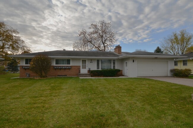 Building Photo - 1426 Glenhill Road