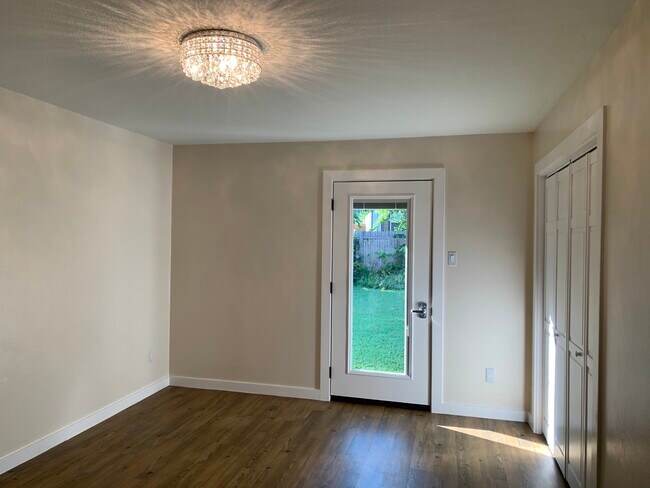 Building Photo - 7514 Uray Dr
