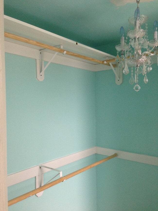 Building Photo - 717 Pearson Street