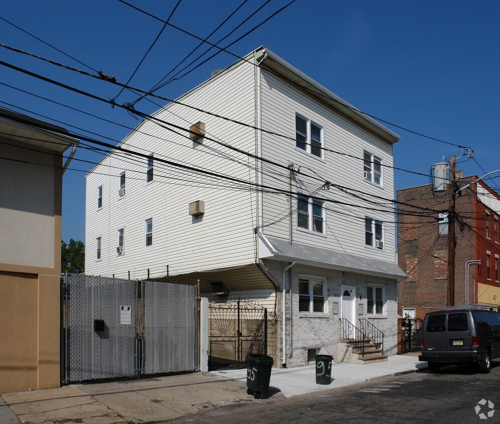 Foto principal - 95 Garden St