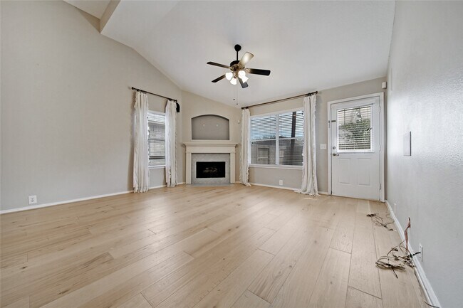 Foto del edificio - 5802 Spring Sunrise Dr