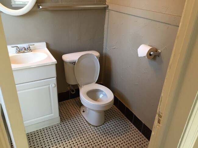 Foto del edificio - 1 bed 1 bath - Near Plaza District!
