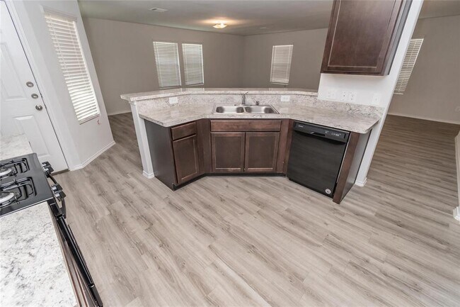 Building Photo - 3214 Buttercup Dr