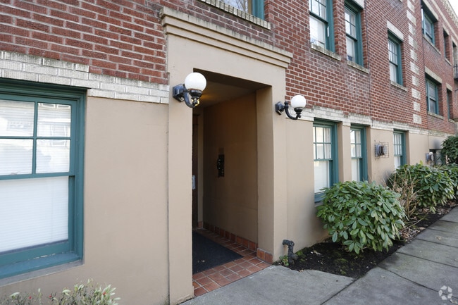 The Vintage Apartments Portland Or Building Photo The Vintage