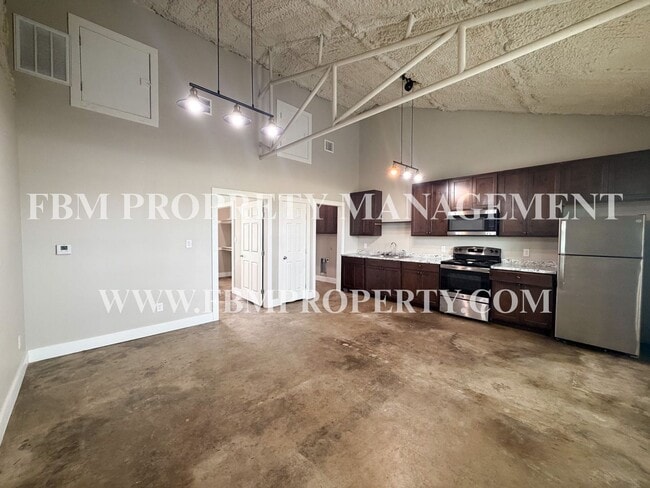 Building Photo - 8712 S Fm 148