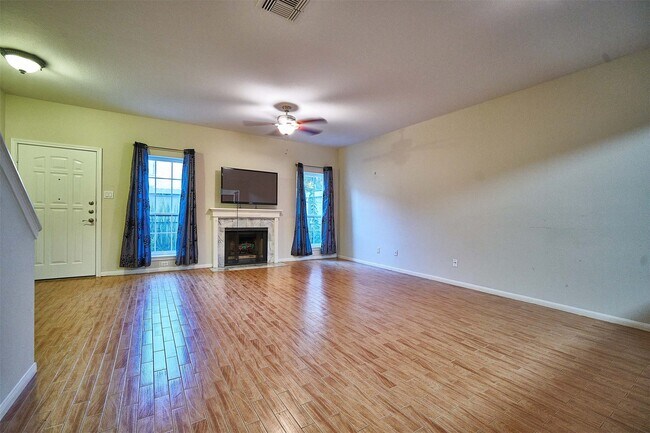 Foto del edificio - 2816 Holly Hall St