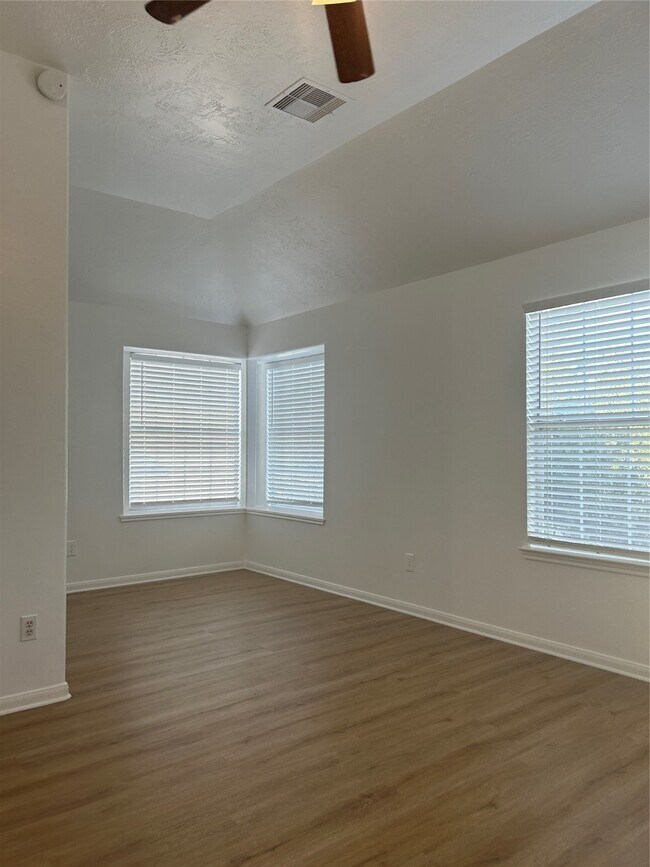 Foto del edificio - 7842 Winding Creek View