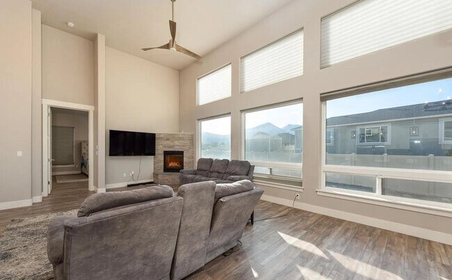 Building Photo - Gorgeous home in New Development