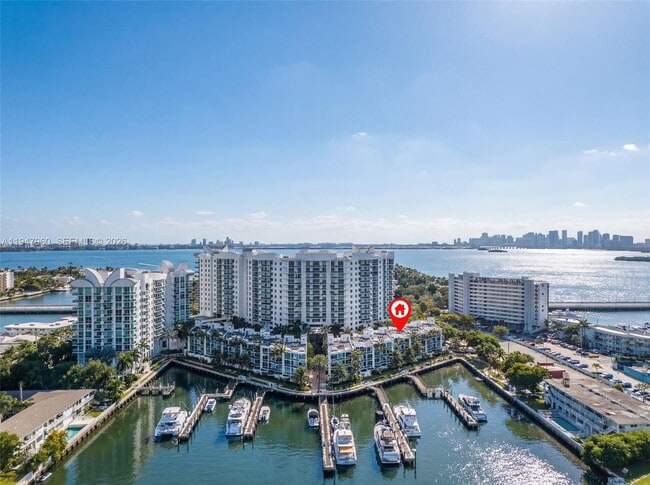 Building Photo - 7914 Harbor Island Dr