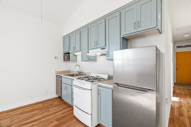 Building Photo - 1332-1332 Mission St