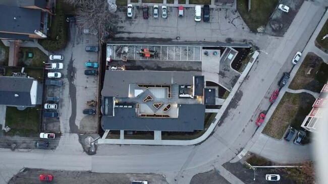 Building Photo - 320 Mills Rd