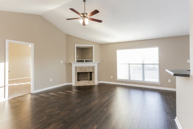 Foto del edificio - 4241 Meadow Creek Dr
