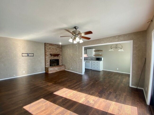 Foto del edificio - COMING SOON!!