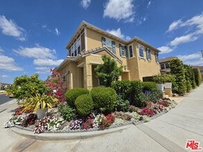 Building Photo - 14811 Blossom Ln