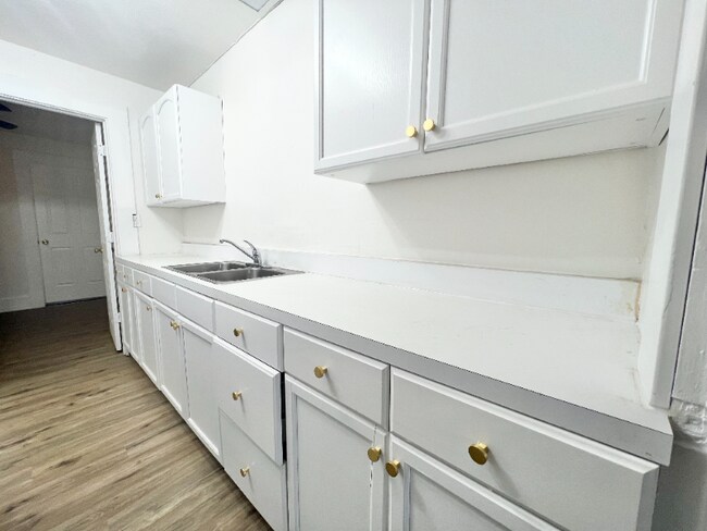 Foto del edificio - 940 E 12th St