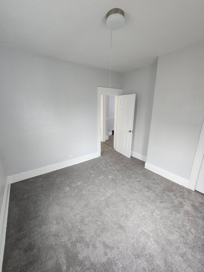 Foto del edificio - 3215 E 117th St
