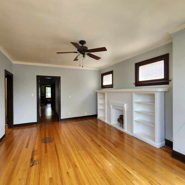 Building Photo - 7207 S Evans Ave