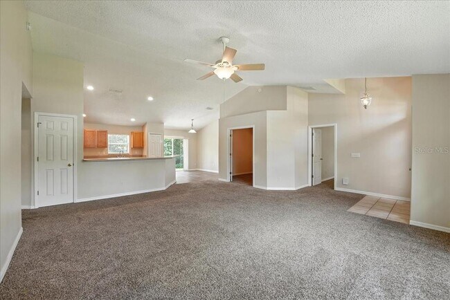 Building Photo - 961 Hanford Dr