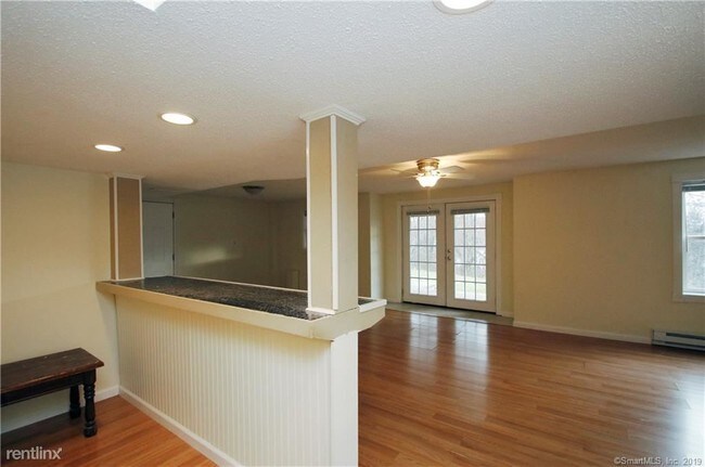 Foto del edificio - 1 br, 1 bath  - 138 Graham Ridge Rd