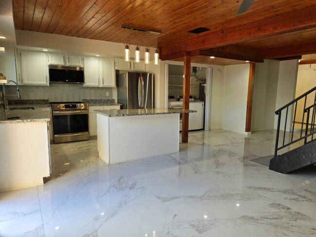 Foto del edificio - 5804 W Gelding Dr