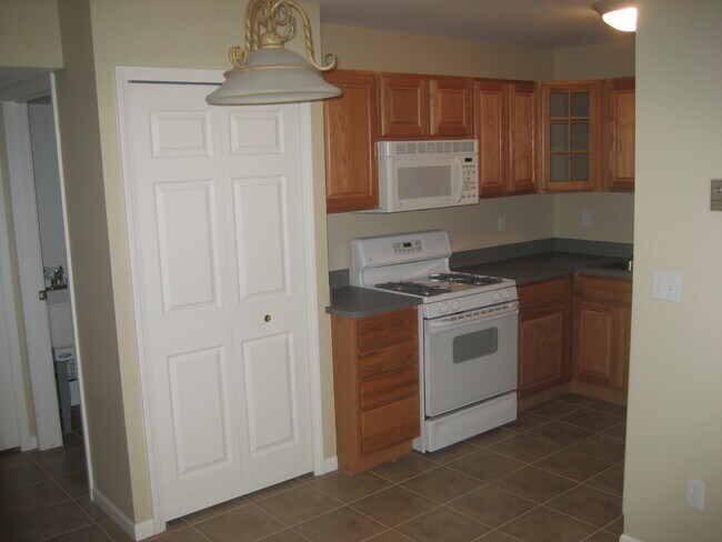 Building Photo - 29939 Emily Ln