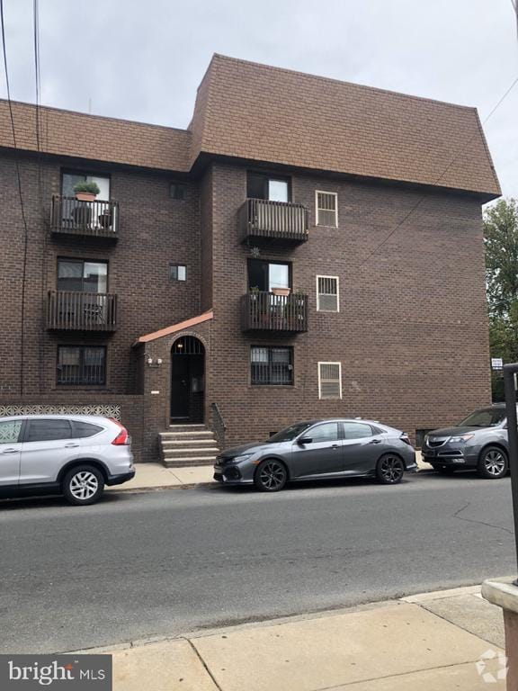 Building Photo - 730 S 10th St