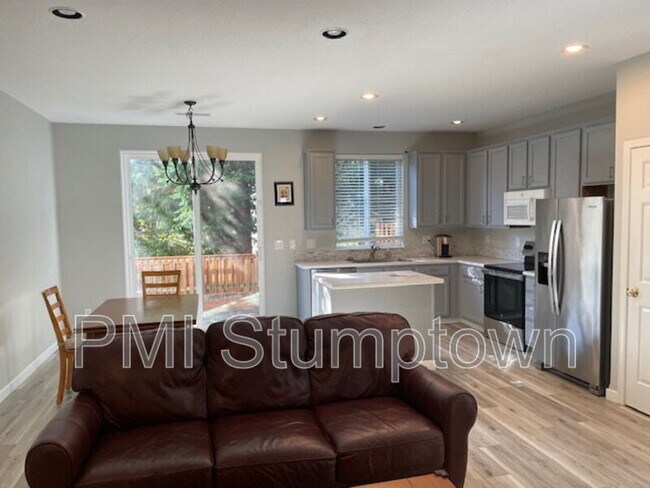 Foto del edificio - 16140 NW Fescue Ct