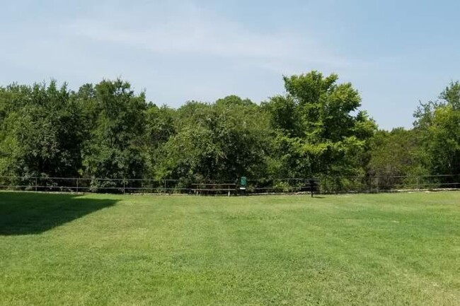 Foto del edificio - 1 bedroom in Austin TX 78736