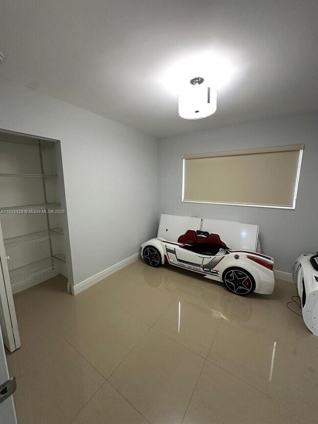 Foto del edificio - 1430 NW 183rd St