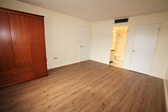 Foto del edificio - 85 Brainerd Rd