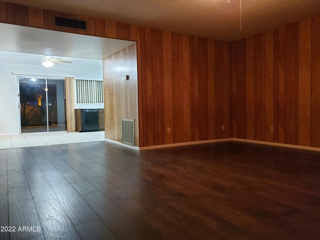 Building Photo - 6144 N 30th Ave