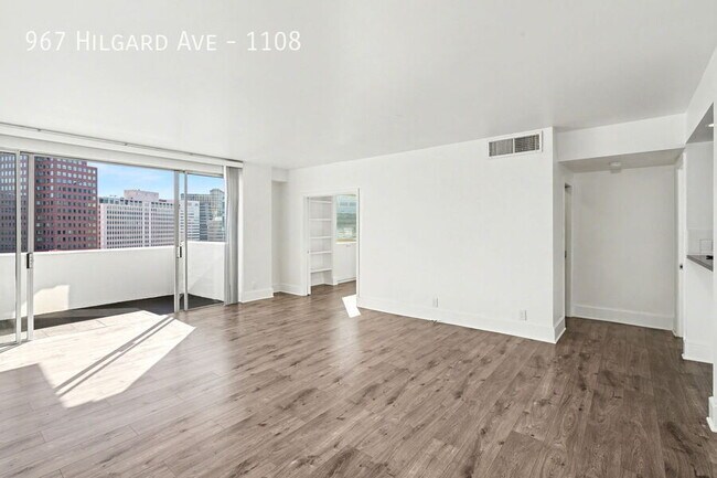 Foto del edificio - 967 Hilgard Ave