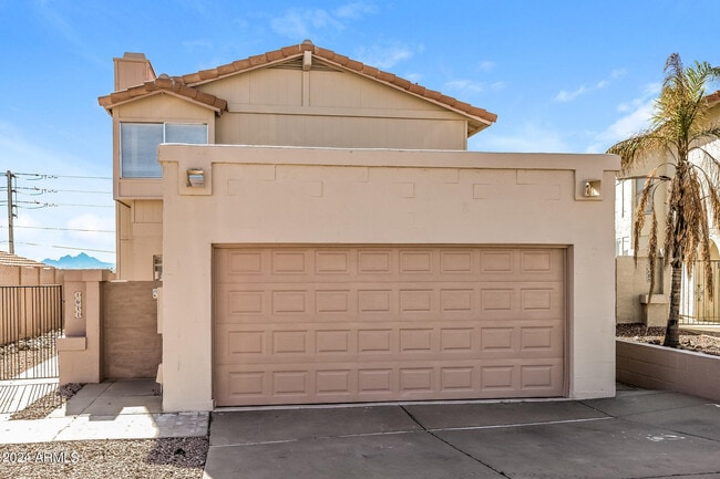 Building Photo - 1611 E Villa Maria Dr