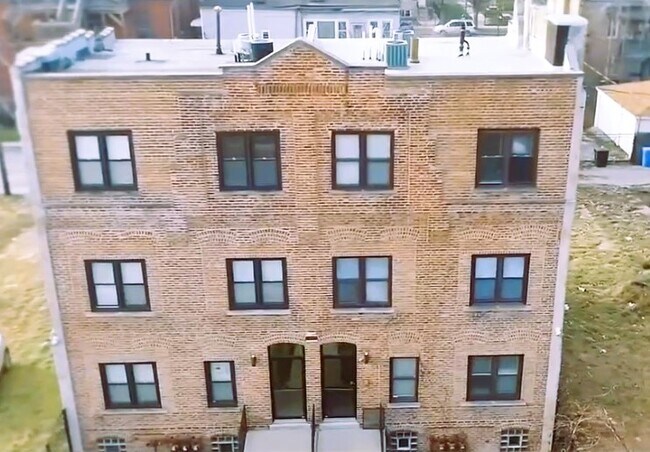 Foto del edificio - 10450 S Maryland Ave