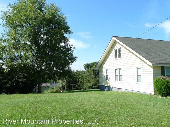 Foto del edificio - 4 br, 2 bath House - 905 Gilbert Street
