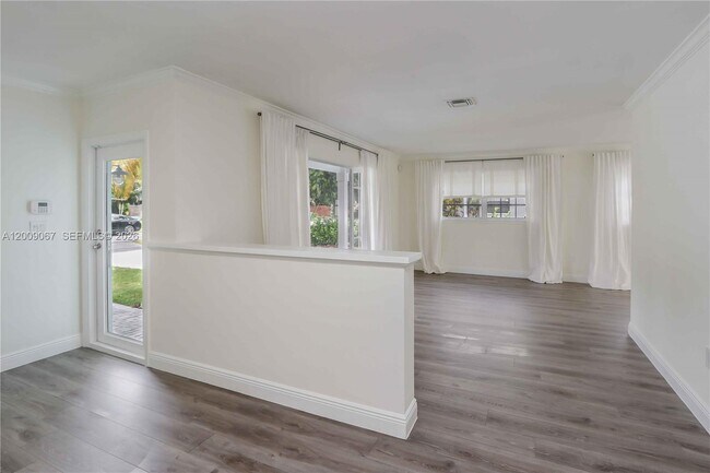 Foto del edificio - 8035 SW 63rd Pl