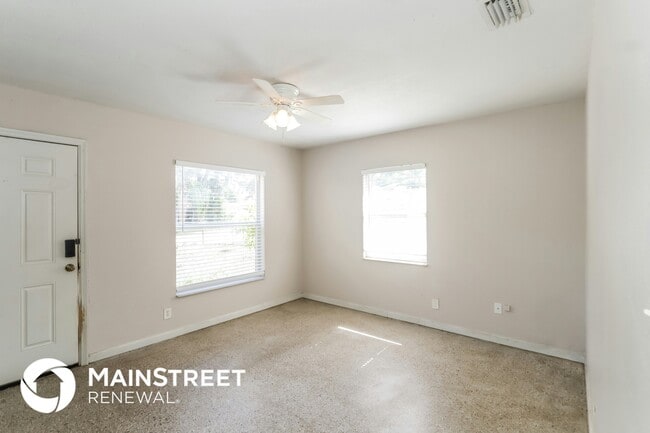 Building Photo - 7013 Yule Ln