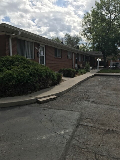 Foto del edificio - Village Green Apartments