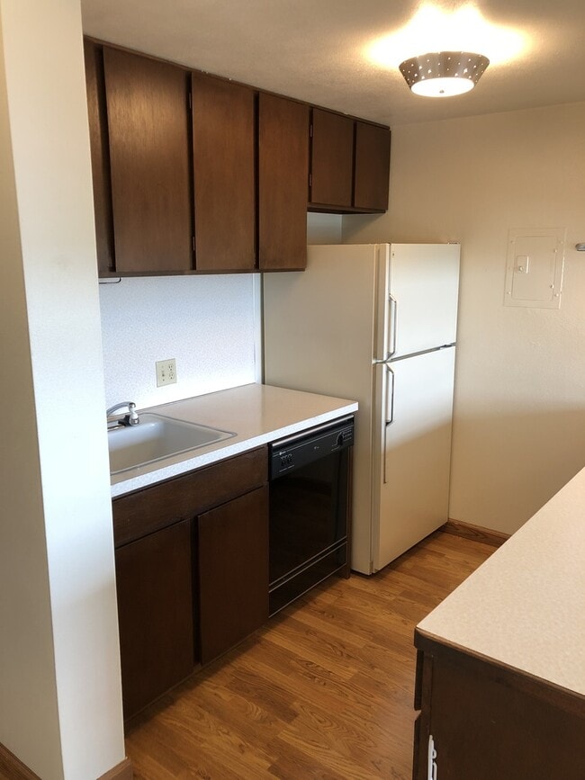 Building Photo - 1313 Lincoln St