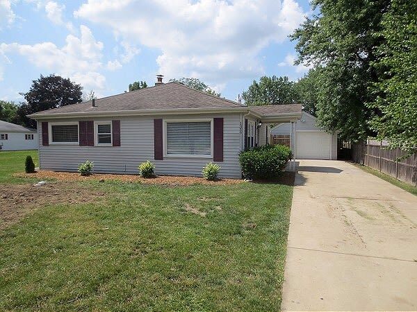 Primary Photo - 1359 Raymond Dr