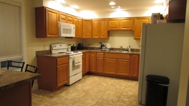 Building Photo - 66 E King St