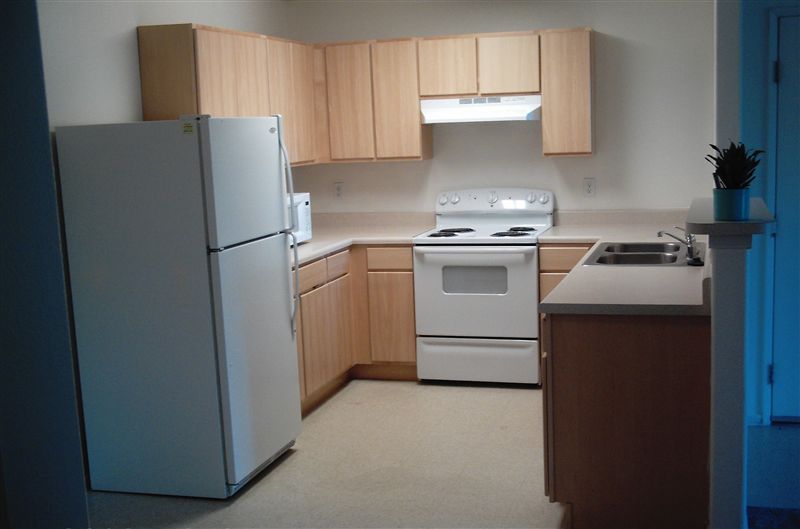 Building Photo - 400 N Foothill Dr