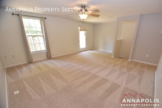 Building Photo - 571 Quaker Ridge Ct