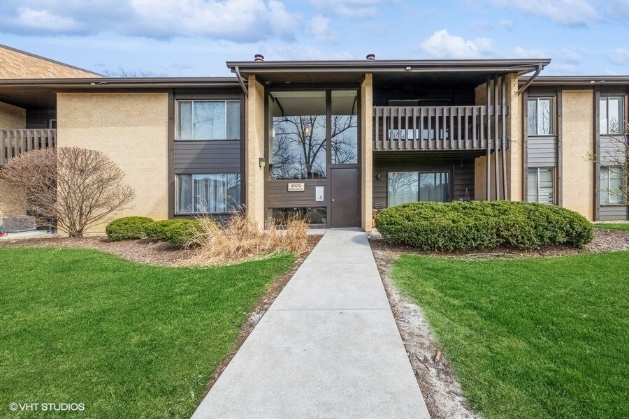 6173 Knoll Ln Ct Unit 202, Willowbrook, IL 60527 Condo for Rent in
